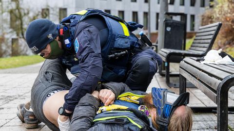 ÜLLE ERNITS ⟩ Kas lubame politseil elu päästa?