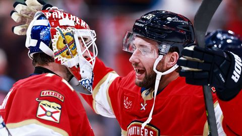 Balinskis gūst vārus un tiek atzīts par NHL mača trešo zvaigzni