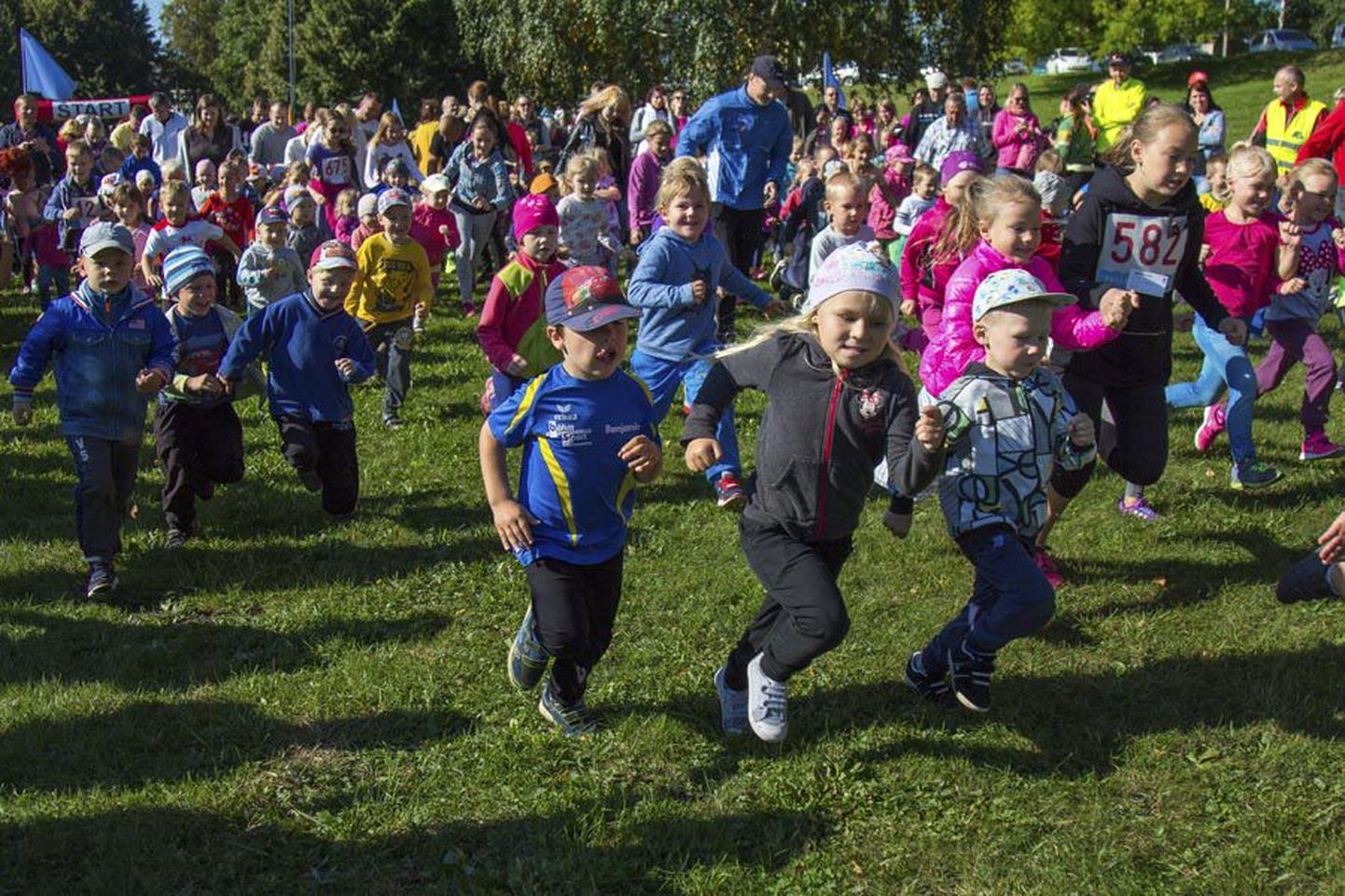 Laupäeval teokssaanud 64. laste Paala järve jooksu lõpetas 342 noort, sealhulgas 118 tillut.