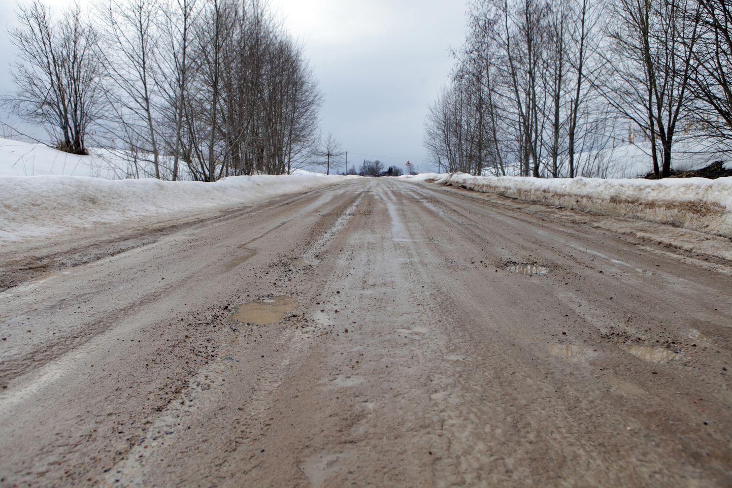 Сельская дорога зимой