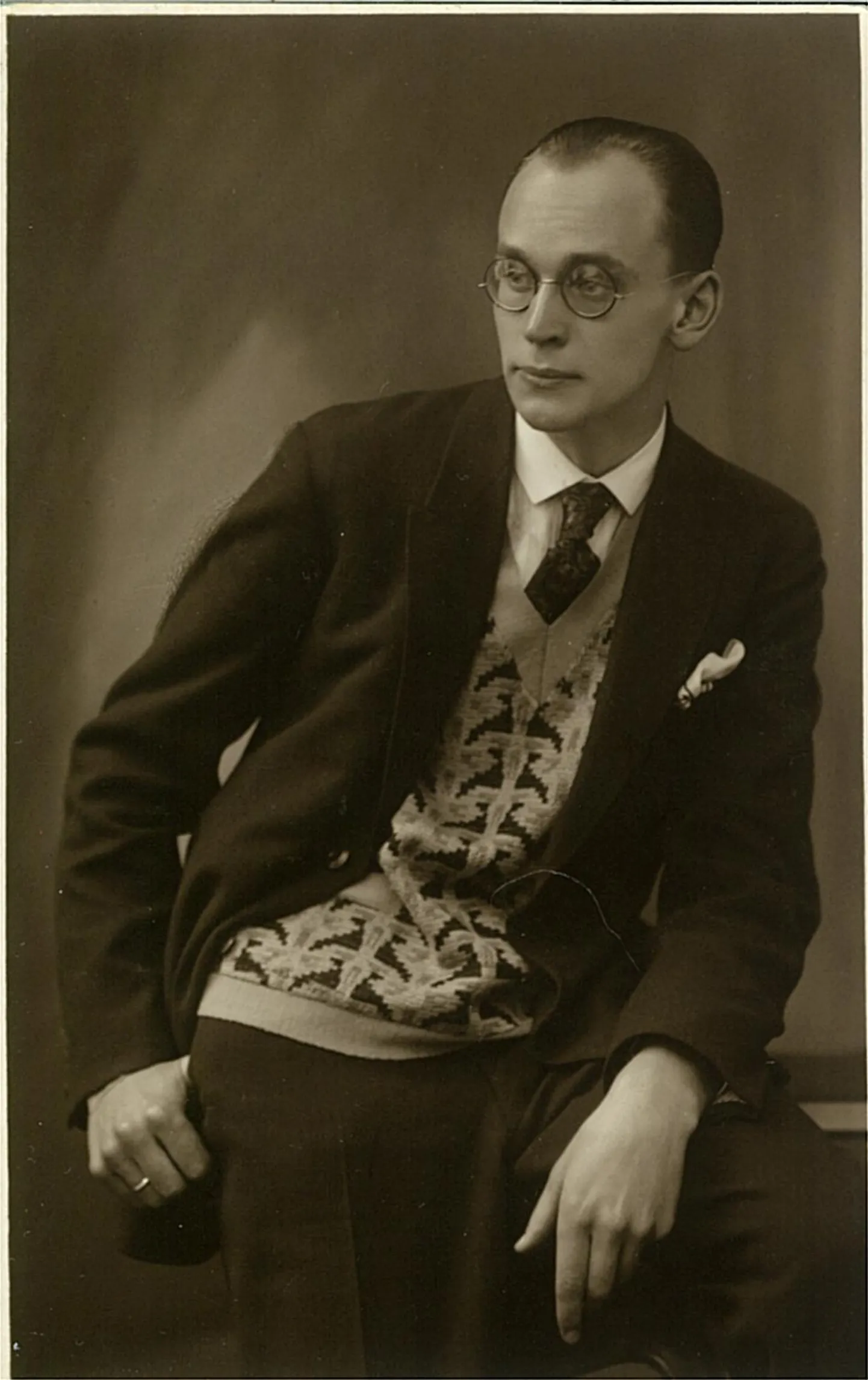 Vidrik Saar (kuni 1936 Friedrich August Saar; 10. detsember 1904 Tallinn – 20. jaanuar 1942 Jaroslavl) oli eesti loomaarstiteadlane. Ta kuulus teatriseltsi Ugala juhatusse ja oli Ugala esimees aastatel 1935–1940.