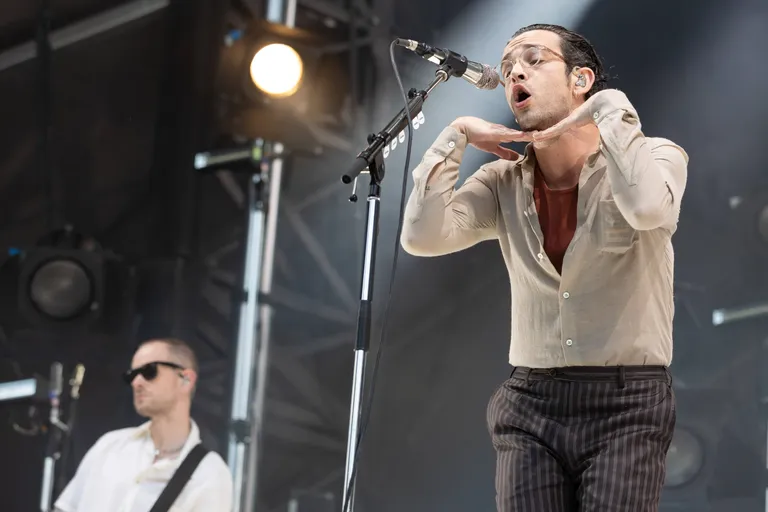 The 1975 laulja Matty Healy ähvardas Azealia Banksi lüüa.