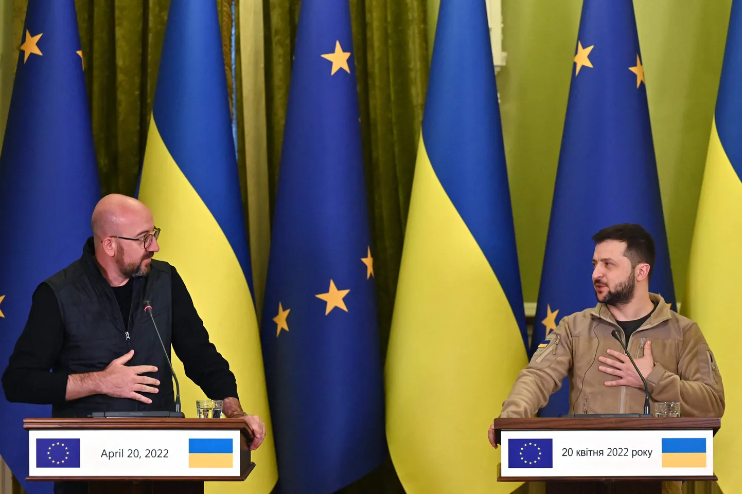 Euroopa Ülemkogu eesistuja Charles Michel (vasakul) ja Ukraina president Volodõmõr Zelenskõi.