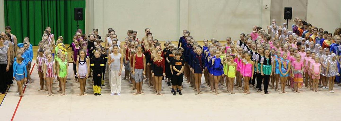 «Gymnafesti» Lõuna-Eesti eelvoorus astus publiku ette 39 rühma ligemale 550 võimlejaga.