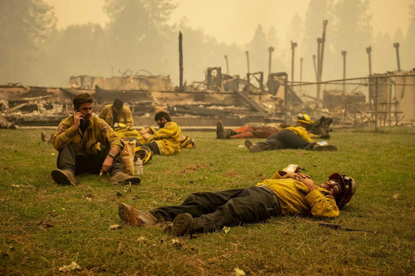 Põlengutega võidelnud California osariigi tuletõrjujad. 