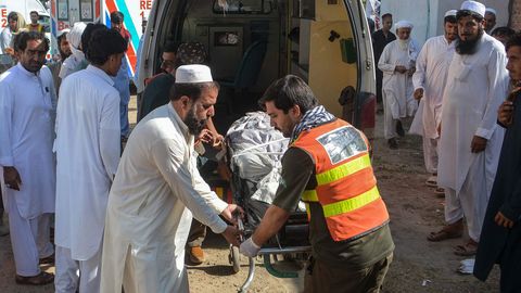 Pakistani loodeosas suri teeäärse plahvatuse tagajärjel seitse inimest