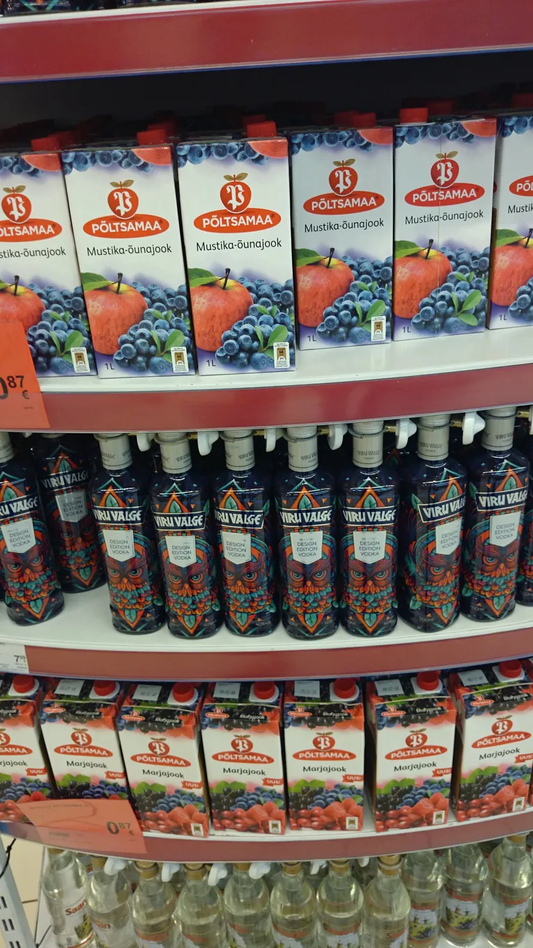 Veel mõned päevad tagasi olid viin ja mahl samal riiulil kõrvuti.