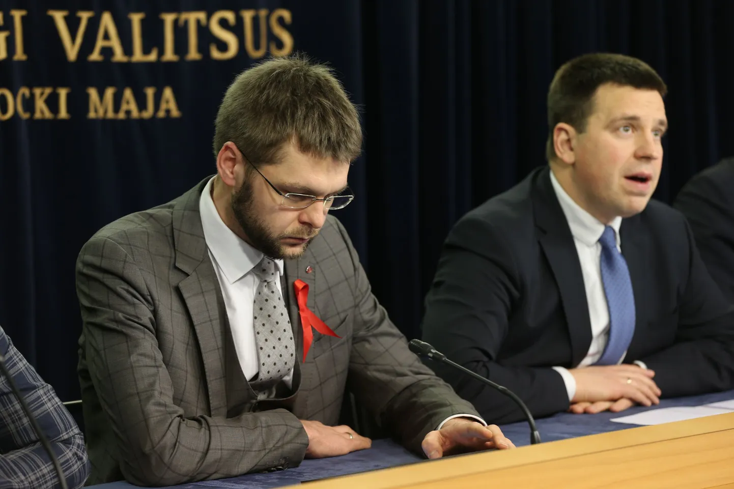 Valitsuse pressikonverents Stenbocki majas. Jevgeni Ossinovski, Jüri Ratas.