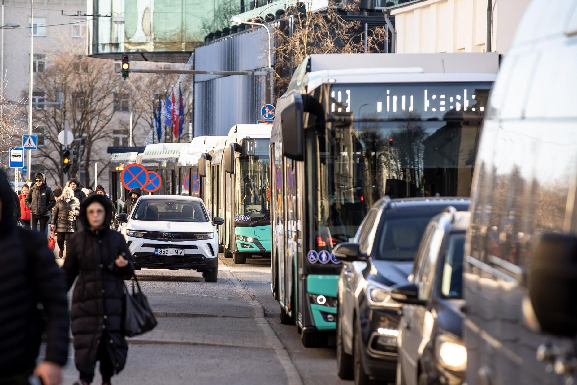 Eestis ei ole autostumisega probleeme. Autosid on juurde tulnud ja see on hea. See on võimaldanud Eesti inimeste suuremat liikuvust, suuremat töö- ja elukohtade valikut.

 