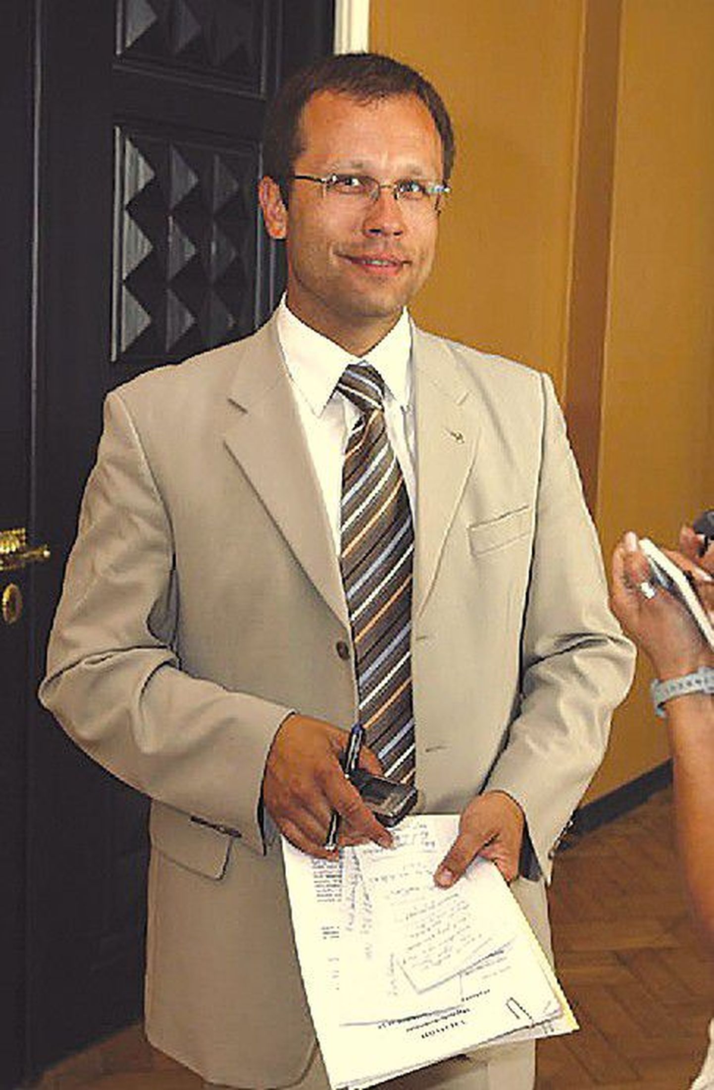 Председатель экономической комиссии Рийгикогу Урмас Клаас с большой долей вероятности может стать преемником Марет Марипуу на посту министра социальных дел.