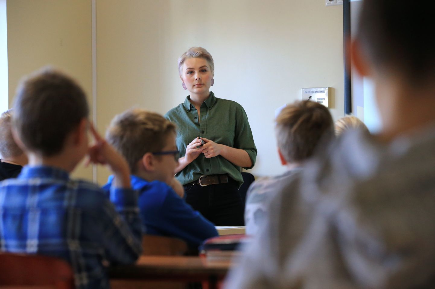 Esmaspäeval alustavad Tartu koolid õppetööd kontaktõppes, pildil Tartu Forseliuse kooli klassiruum.