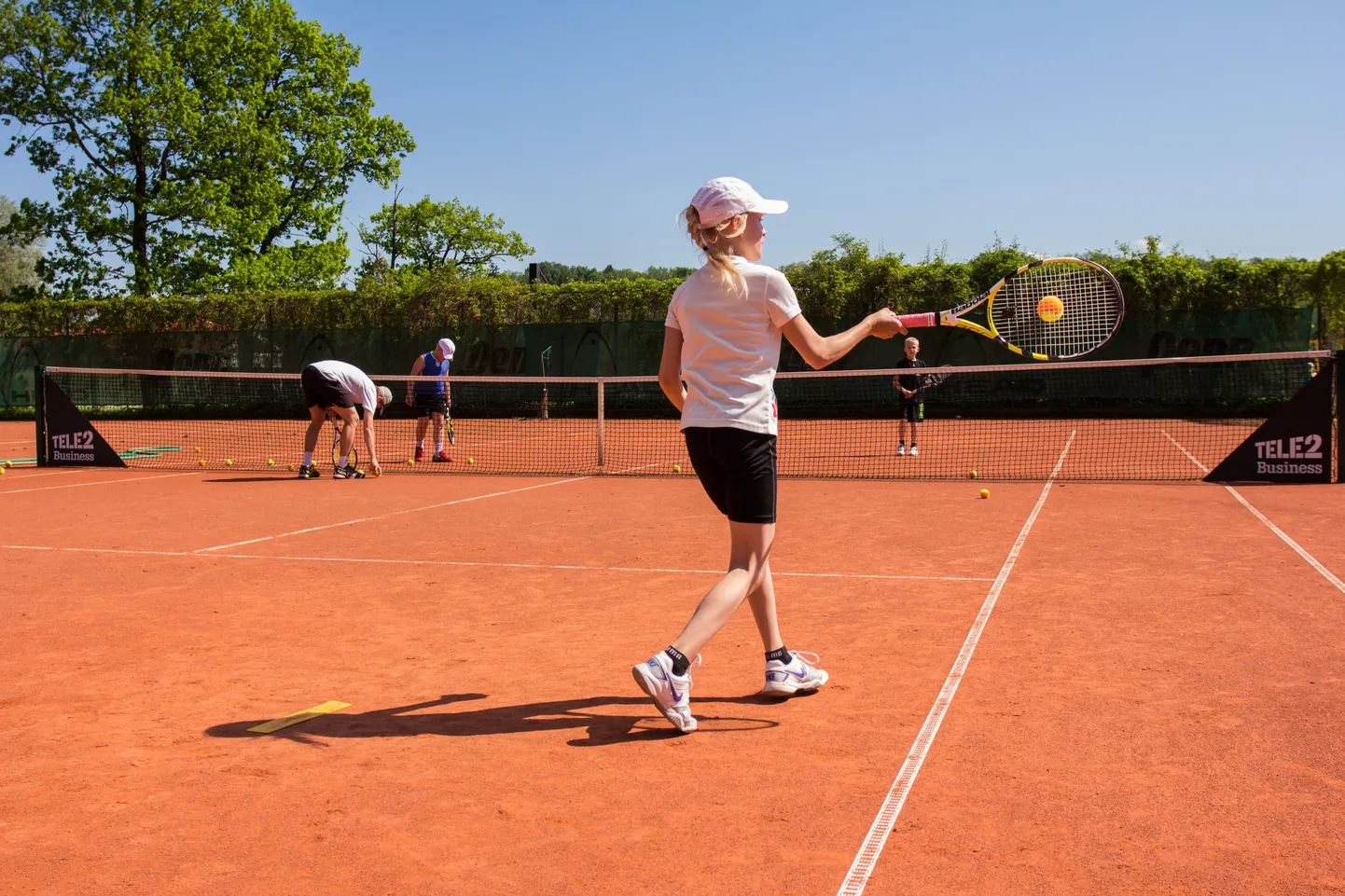 Järveäärsed tenniseväljakud on aastakümneid meelitanud igas eas mängijaid.