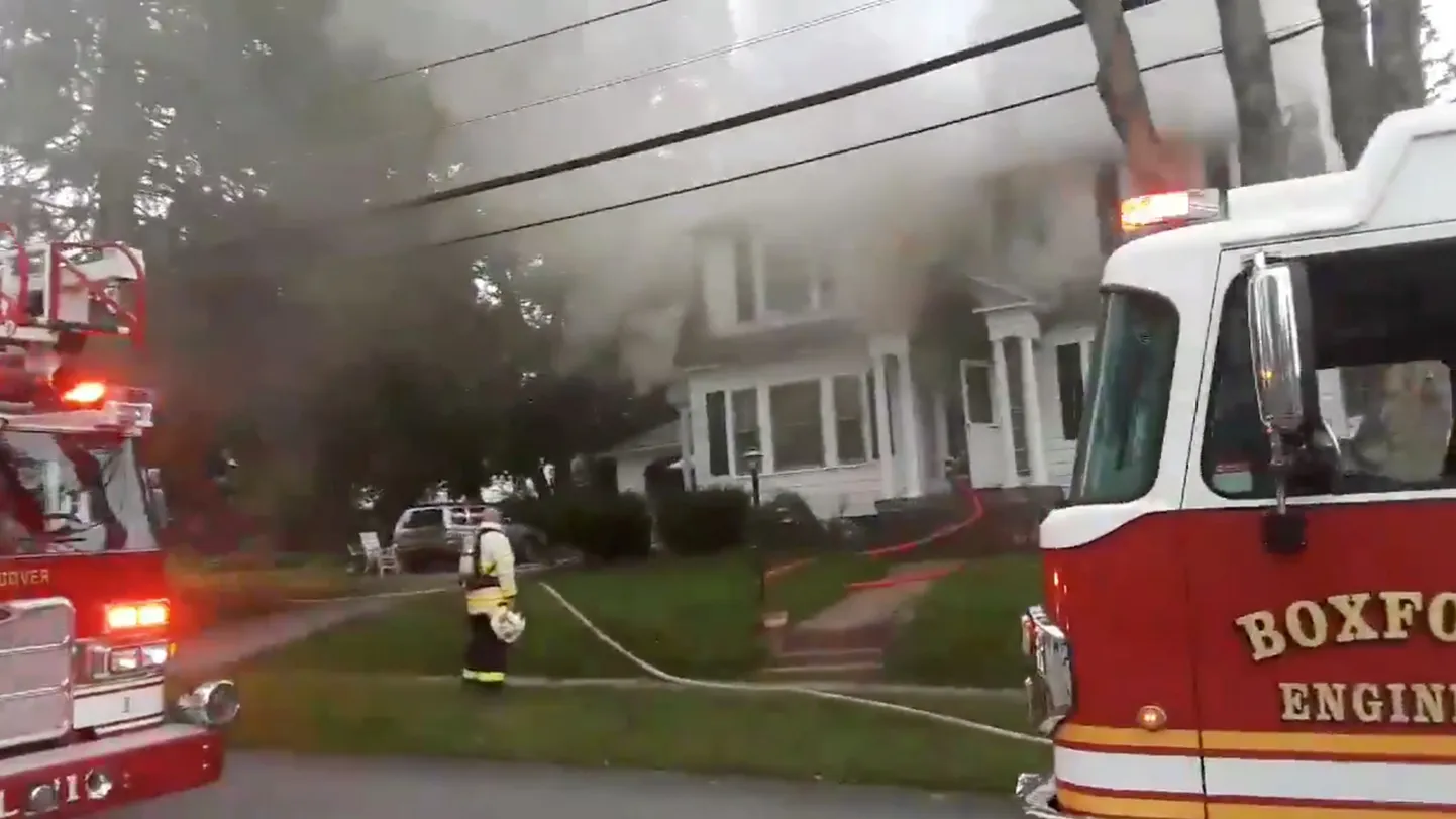 В американском штате Массачусетс из-за утечки газа в 35 домах прогремели взрывы и начались пожары.
