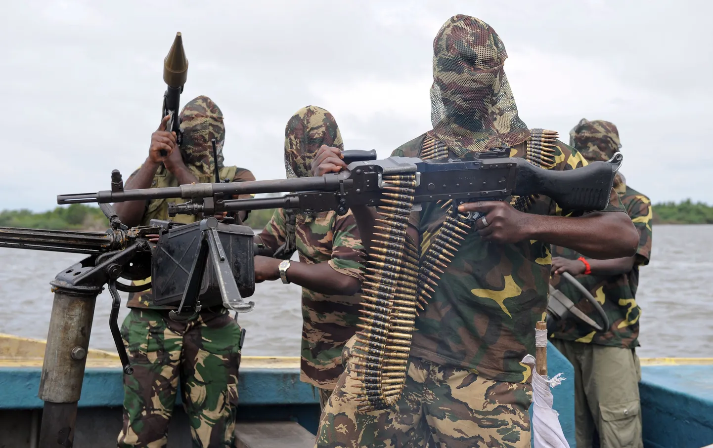Mässulise rühmituse Nigeri Delta Tasujad liikmed.