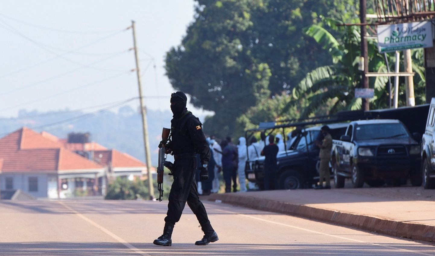 Uganda politseinik plahvatuskoha lähedal