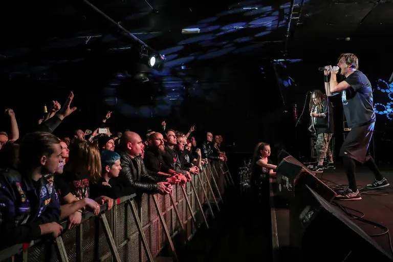 Napalm Death esines Tapperis täismajale.