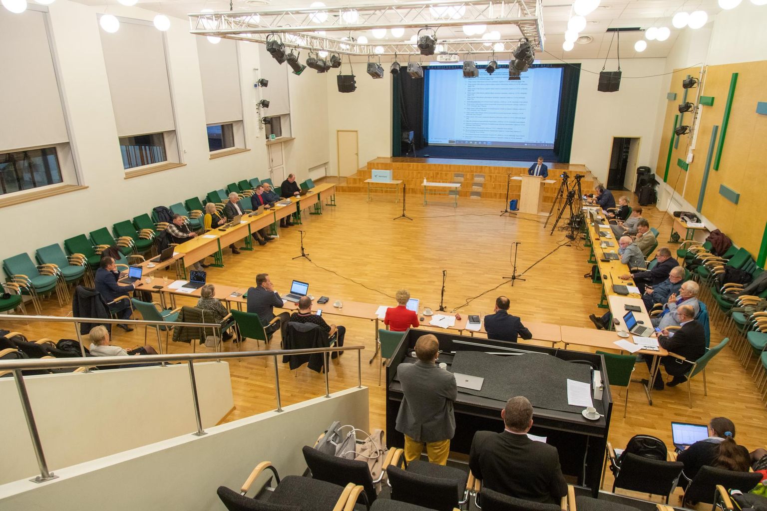 27. oktoobril alanud Põhja-Sakala volikogu istung jätkub neljapäeval.