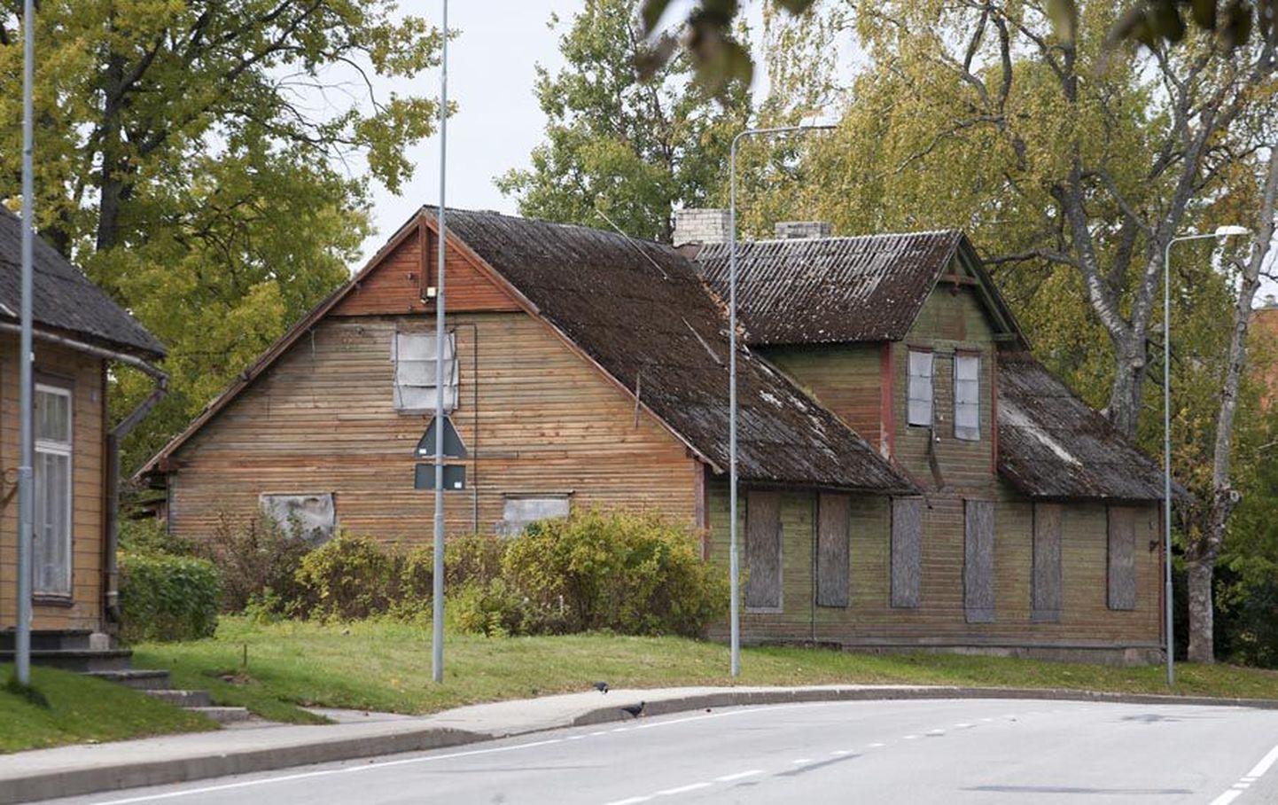 Karksi-Nuia Tartu maantee 12 krundile poe rajamiseks on detailplaneering ja ehitusprojekt juba tehtud, aga esialgu Maxima sinna kauplust rajada ei kavatse.