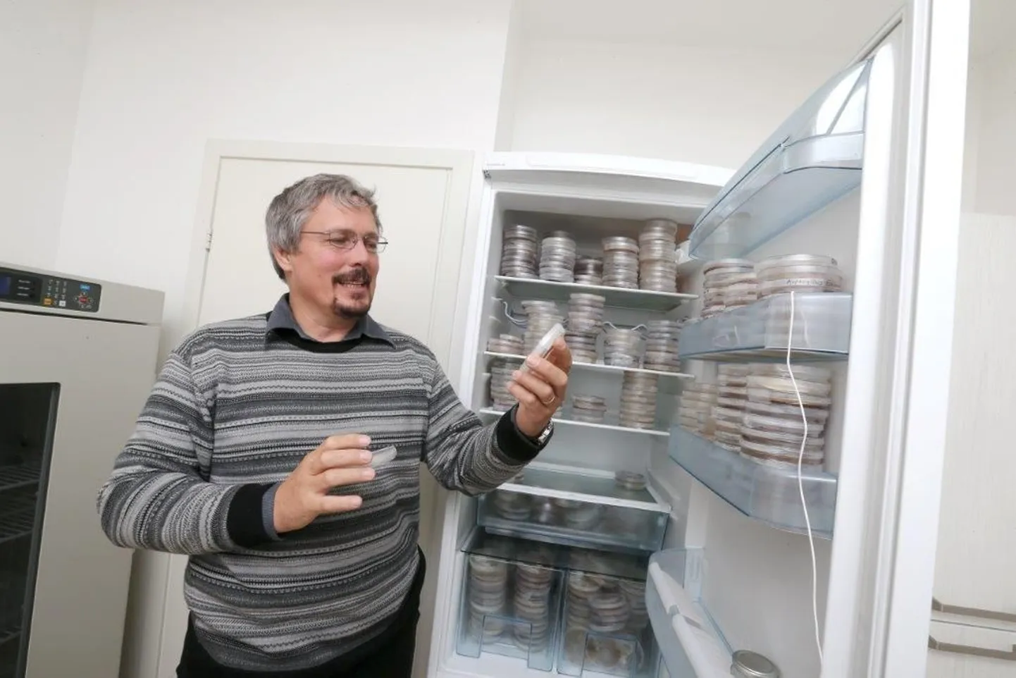 Kogutud õhuproovide kappi on iga kuu vaja tühjendada, hallitusega täitunud petri tassid lähevad ohtlikke jäätmete
kogumispunkti.