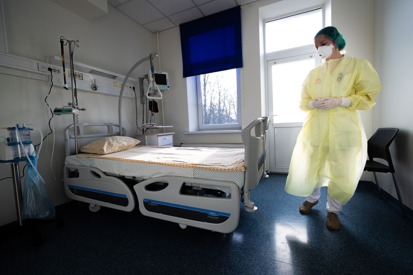 Koroonakriisi ajal peavad haiglatöötajad järgima väga rangeid ohutusmeetmeid. Pilt on illustreeriv.