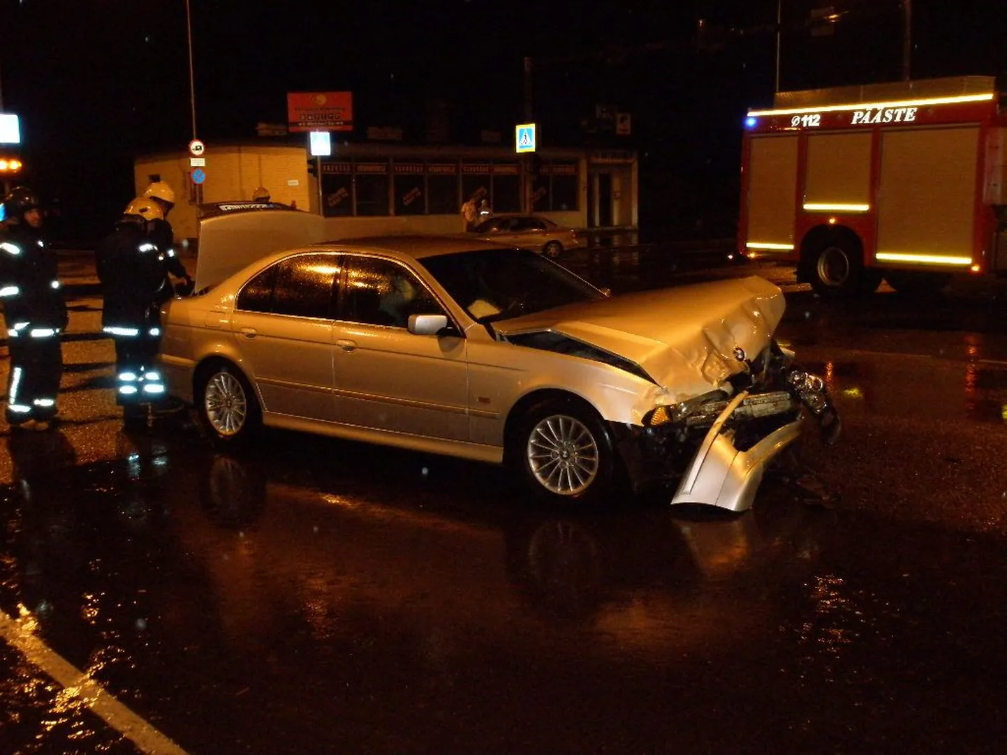 Politseiautoga kokku põrganud BMW