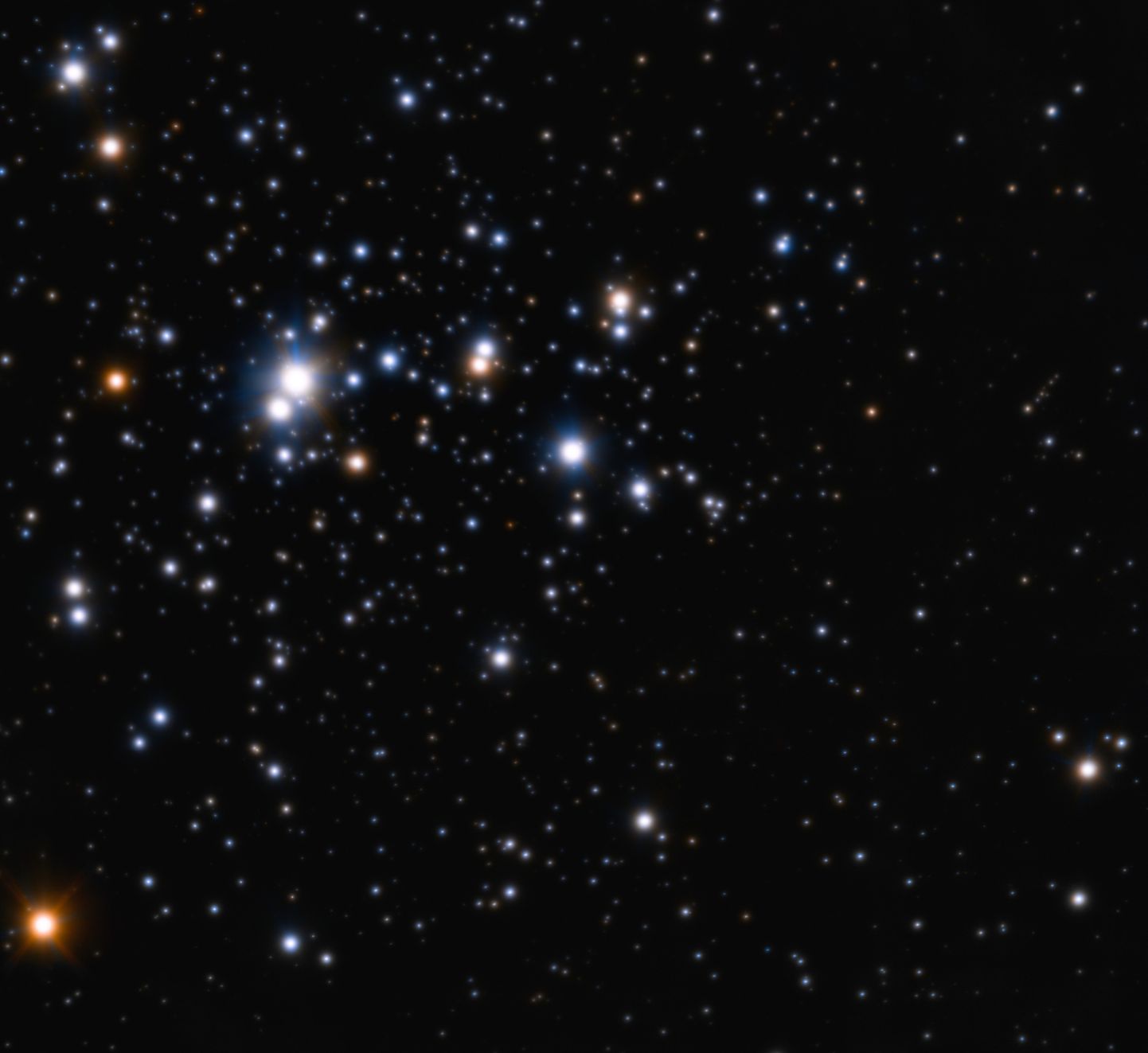 Trumpler 14 täheparv sisaldab enam kui 2000 tähte ning sarnaneb keskkonnaga, kus Päikegi sündida võis.