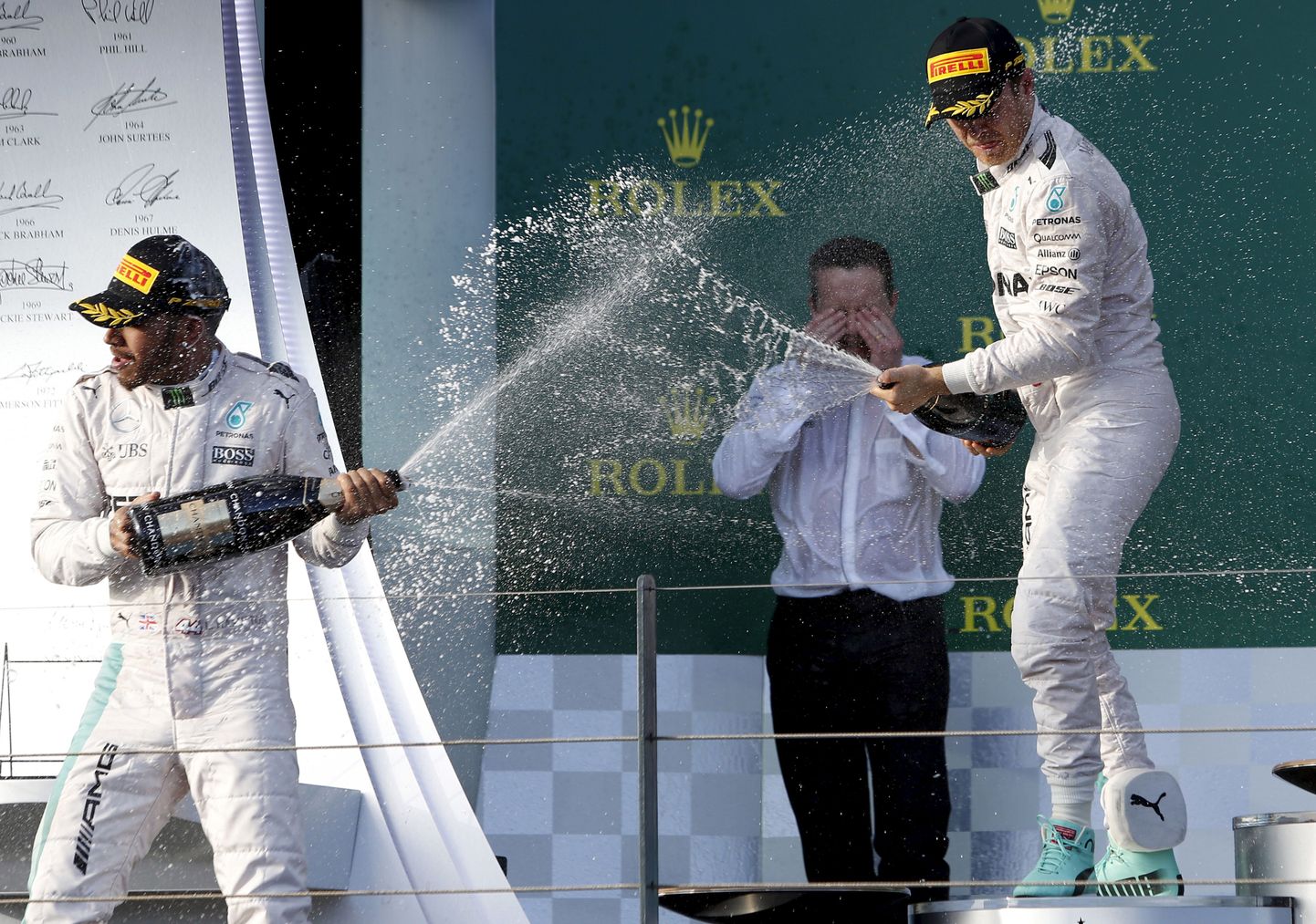 Nico Rosberg ja Lewis Hamilton pritsivad Austraalias vahuveini.