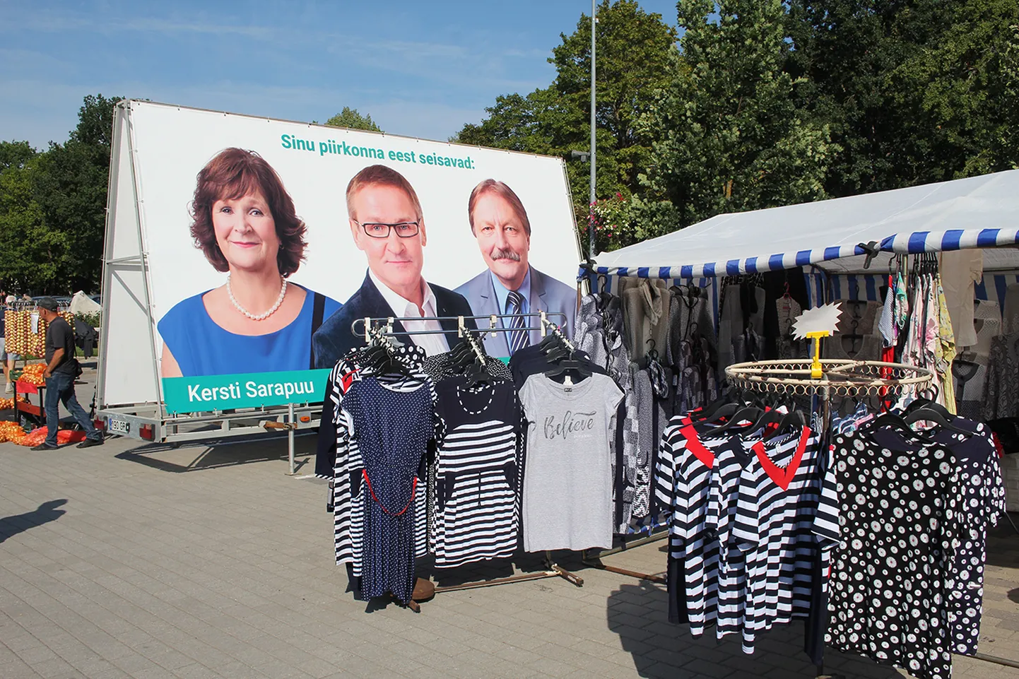 Esimesena pani seekord valimisreklaamid üles Keskerakond.