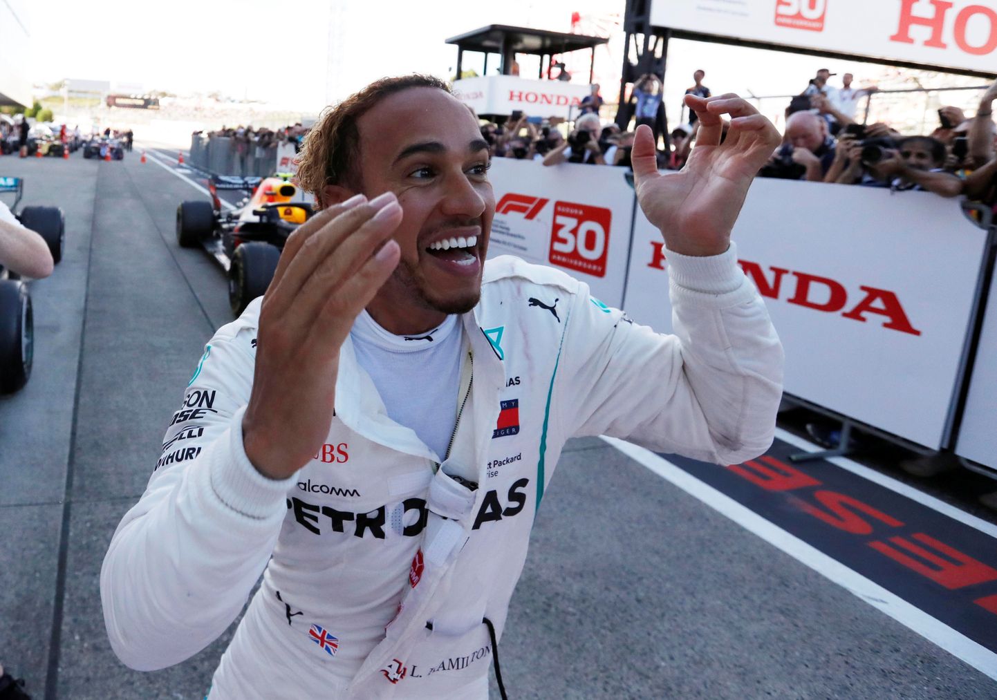 Lewis Hamilton on nüüdsest viiekordne maailmameister.