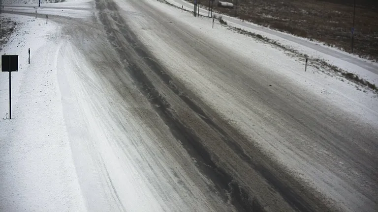 Kilingi-Nõmme teekaamera pilt Valga-Uulu maanteelt kell 9.40.