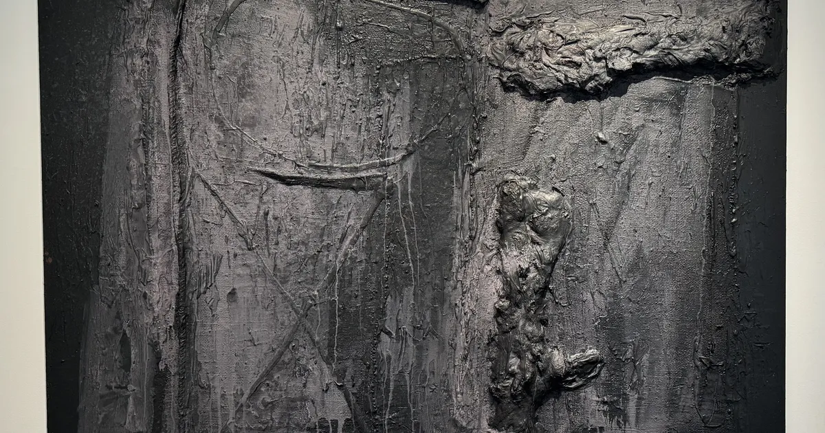 PAINT IT BLACK! ⟩ Maalilegend lasi uuel näitusel rocki-värvidel lõuendil möllata