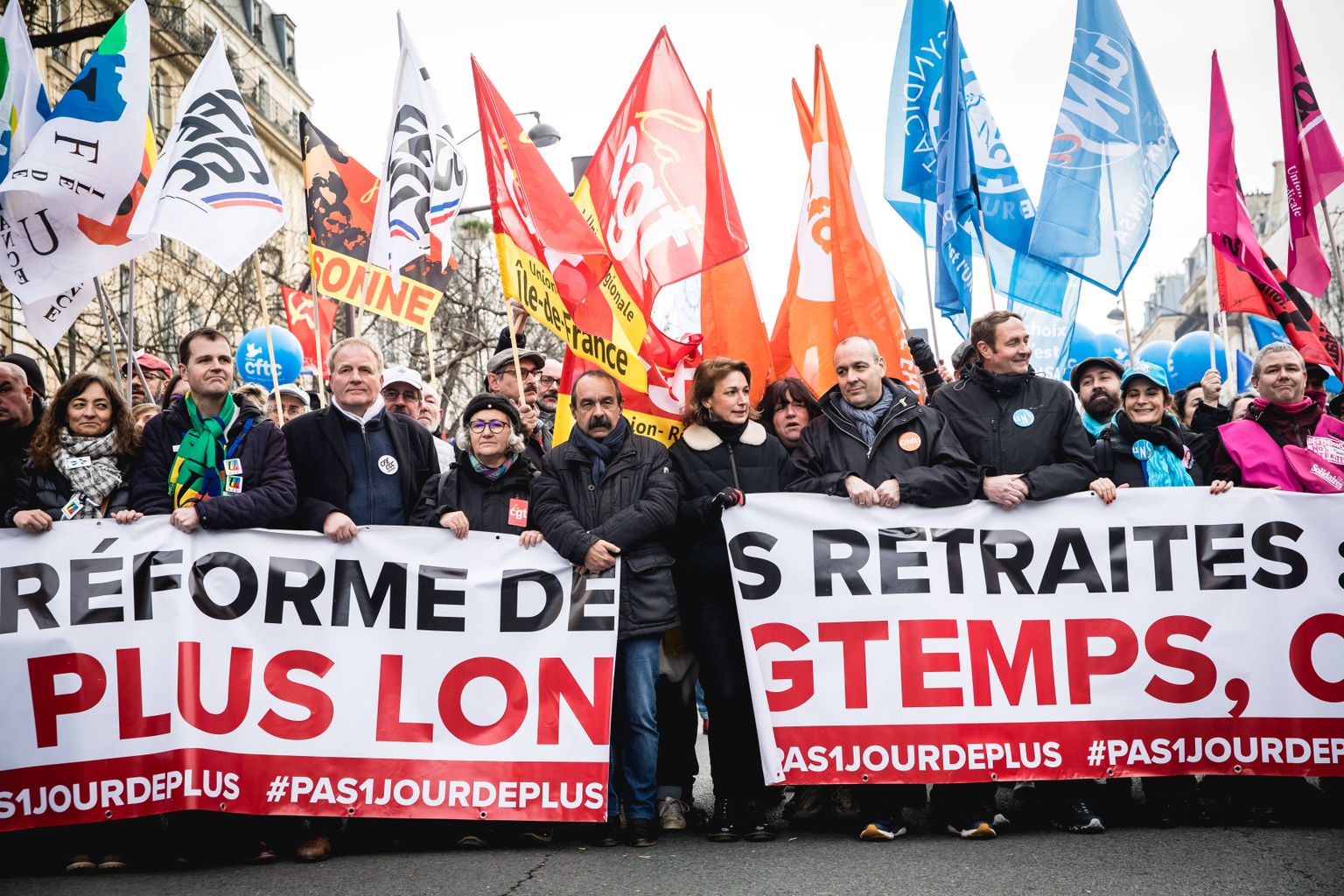 Pariisis avaldas teisipäeval valitsuse pensionireformi vastu meelt pool miljonit inimest. Protestijad avaldasid pahameelt president Emmanuel Macroni plaani üle tõsta pensioniiga 62 aastalt 64-le.