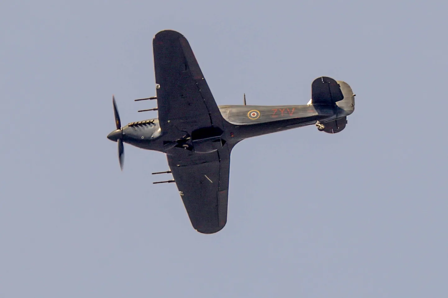 Restaureeritud Briti hävituslennuk Hawker Hurricane lendamas 17. juunil 2023 Londoni kohal, mälestamaks teise maailmasõja lahingut Suurbritannia pärast (juuli kuni oktoober 1940)