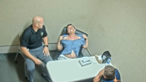 После 17 часов допроса сын признался в убийстве отца. Через несколько часов папа нашелся живым и здоровым