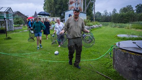 Traditsioonilised tapatalgud jõeäärses talukohas