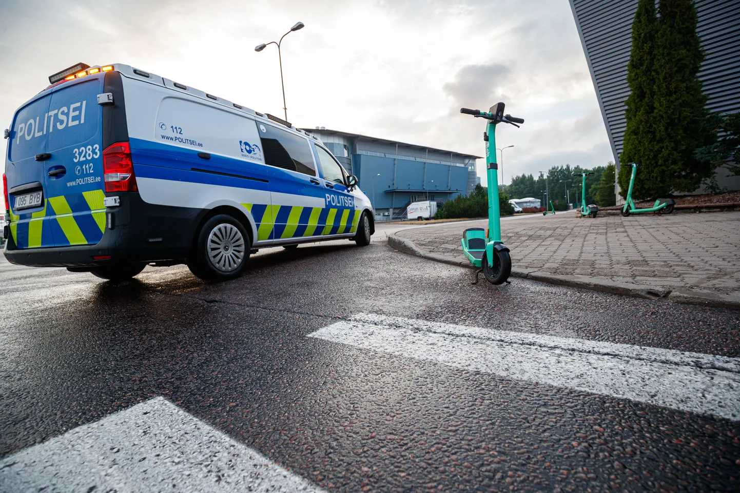 Tallinna kaubanduskeskuse turvamees tundis tagaotsitava naise ära ja andis sellest politseile teada.
