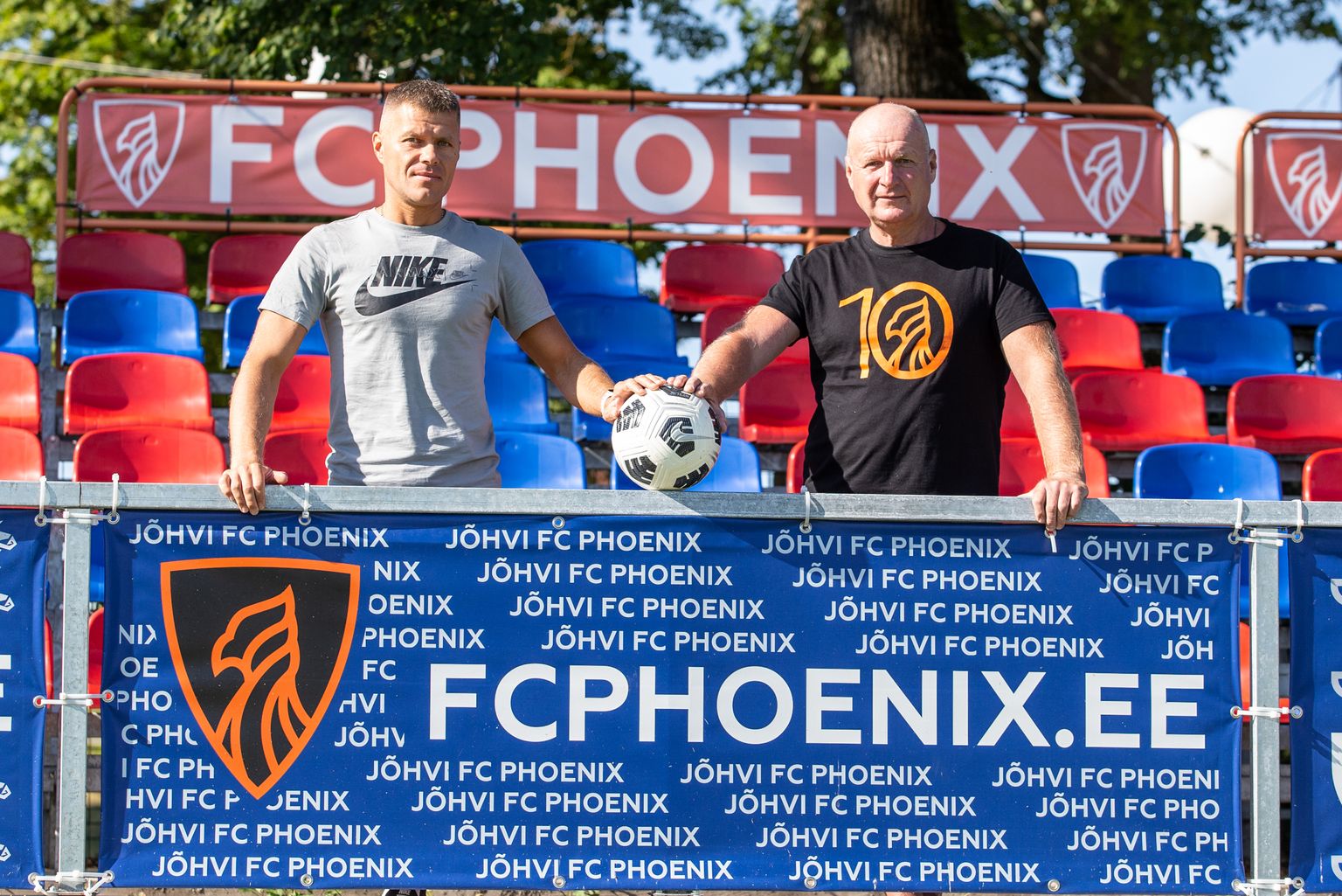 FC Phoenixi juhatuse liikme Sergei Ivanovi ja treener Igor Šaškovi arvates peab noor jalgpallur vuti nimel elama.