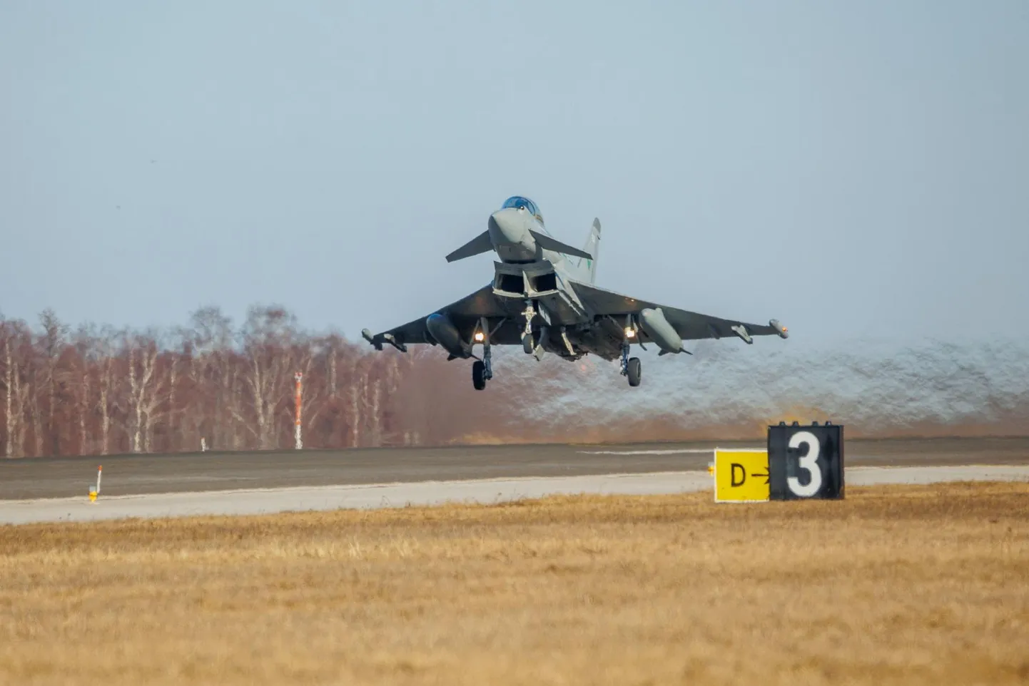 Eurofighter Typhoon on moodsam ja võimekam kui hävitaja Mirage.