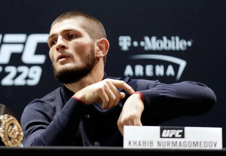 Mis kell võitlema saab hakata, küsib Khabib Nurmagomedov.