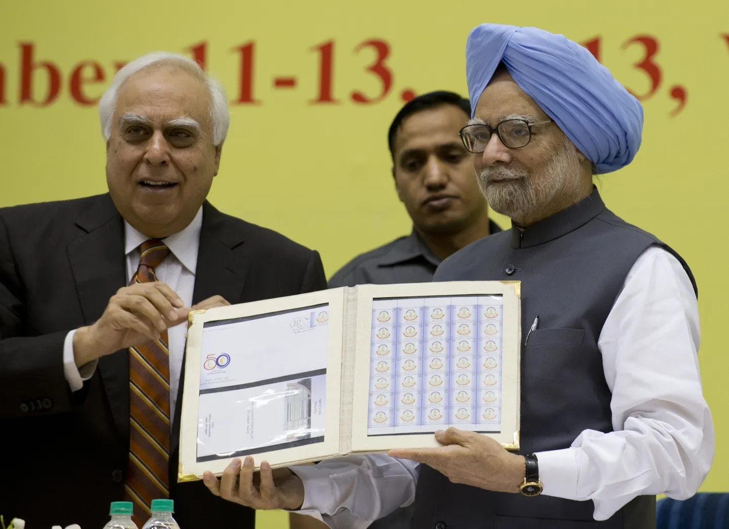 Teiste seas kohtub majandusminister Juhan Parts ka India IT-ministri Kapil Kapil Sibaliga (vasakul).