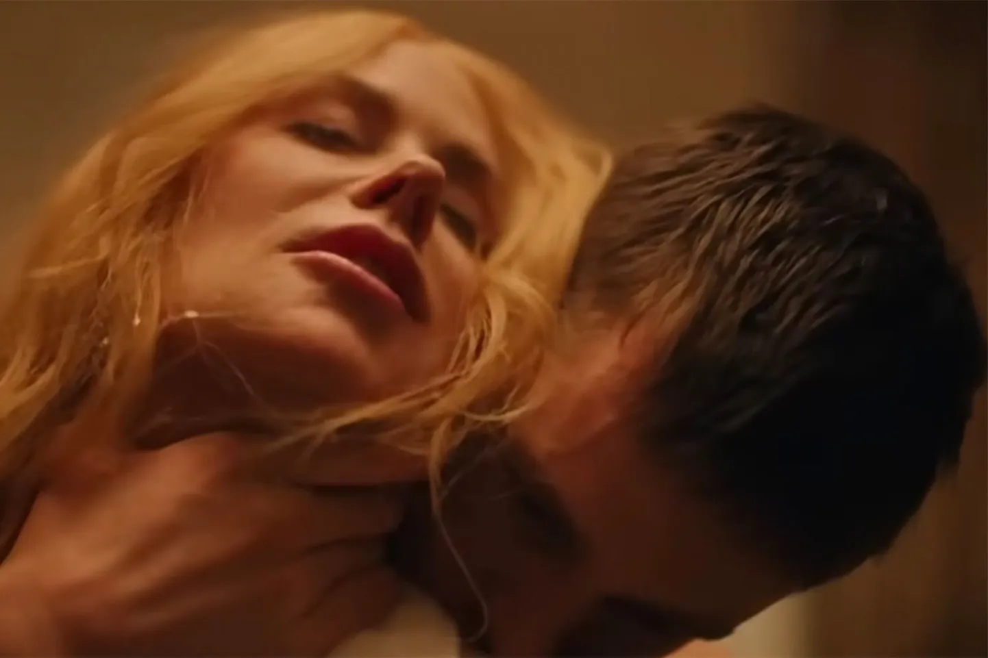 Nicole Kidman ja Harris Dickinson režissöör Halina Rejini filmis «Kullake».