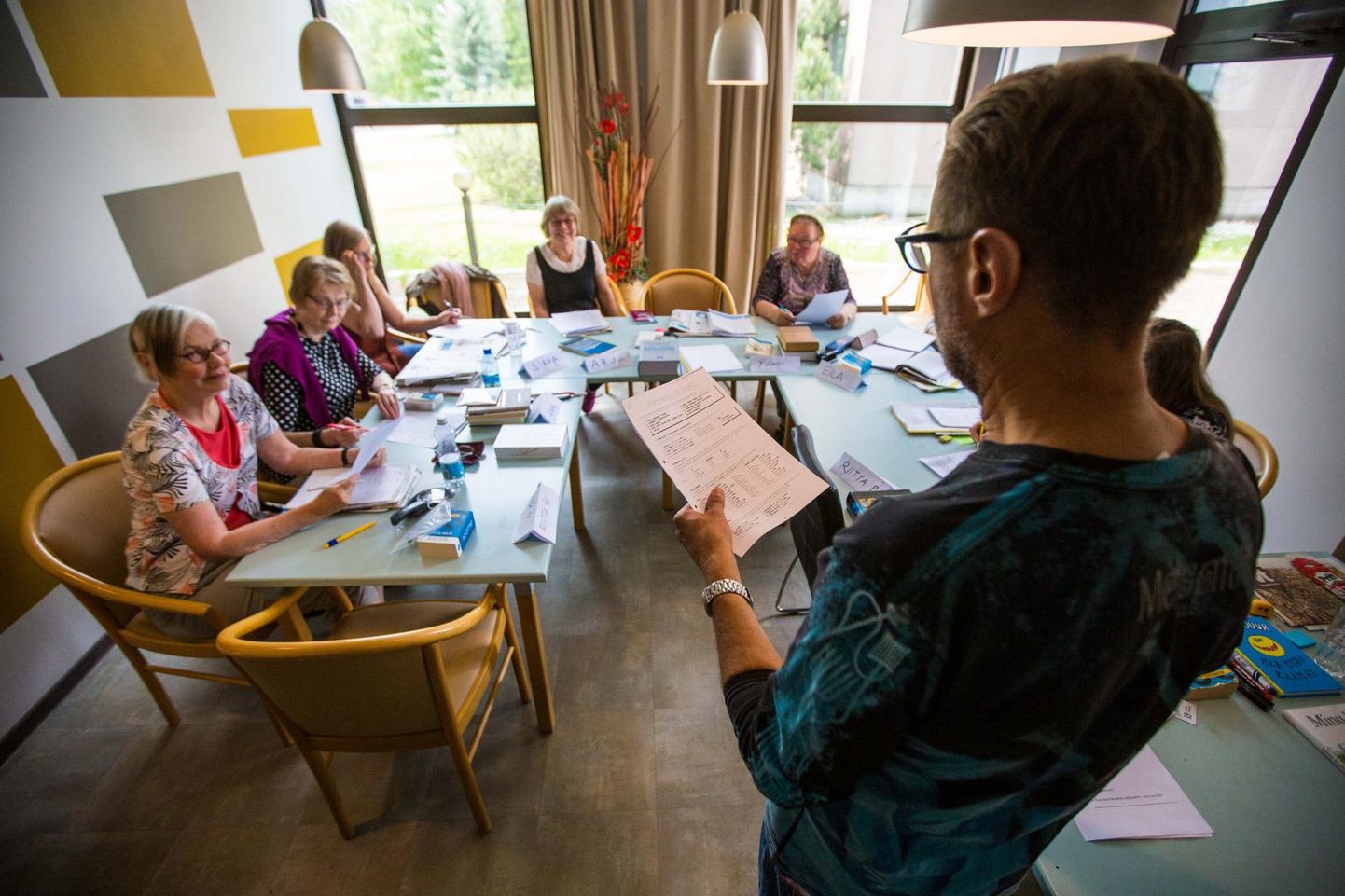 Soome estofiilid saavad Raivo Riimi õpetuse ja innustuse toel eesti keele soravalt suhu.