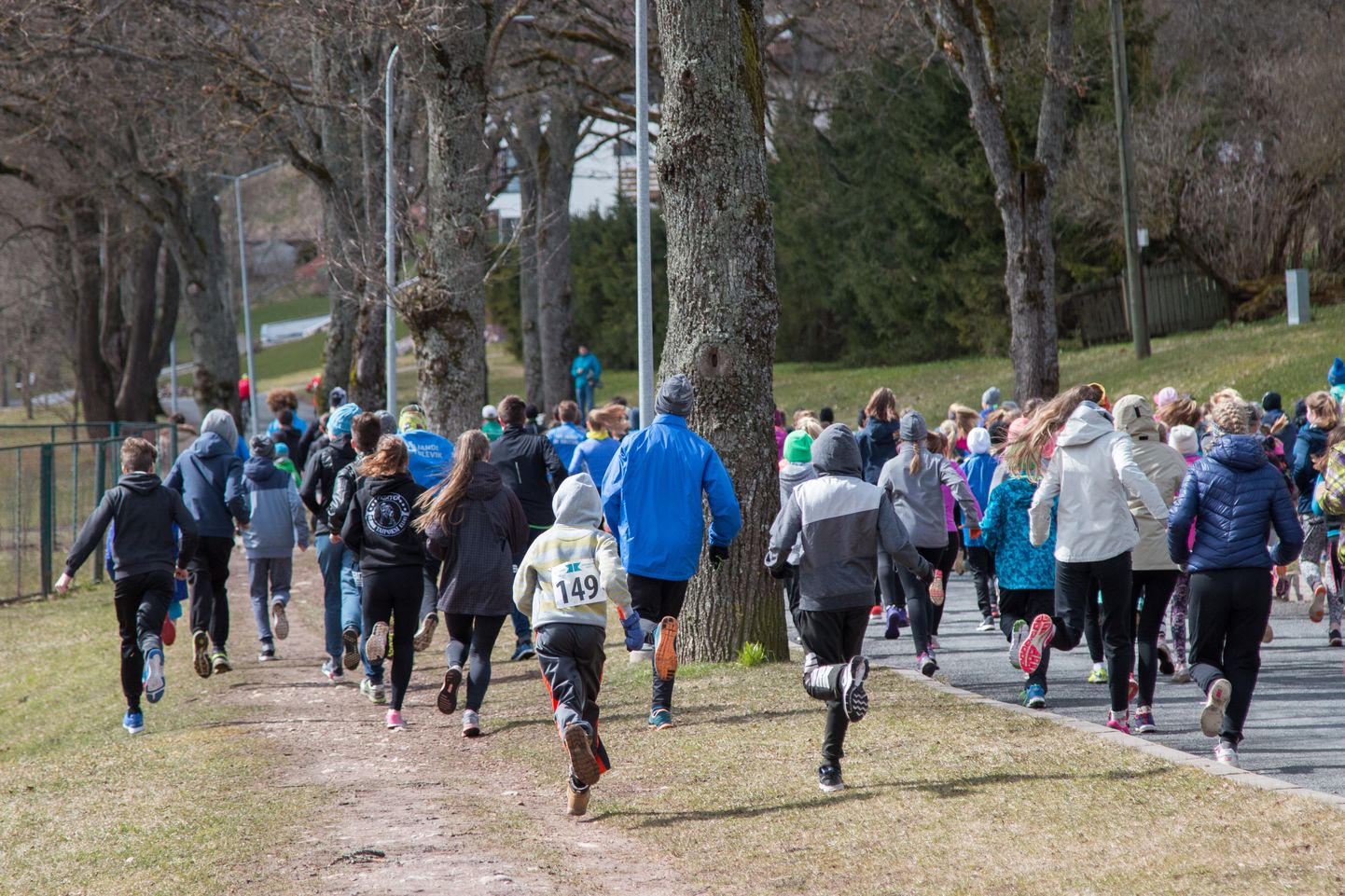 Kõik jooksuhuvilised on reedel kell 18 oodatud linnastaadioni juurde, et startida ühisele treeningjooksule ümber Viljandi järve.