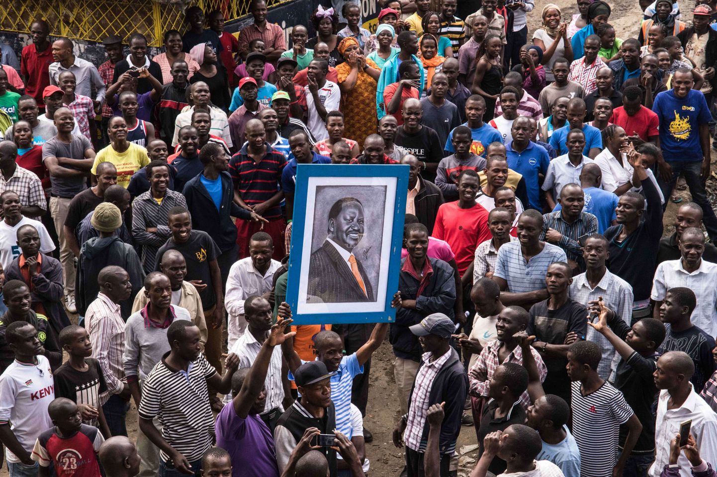 Keenia opositsioonijuhi  Raila Odinga toetajad tänavatel meelt avaldamas.