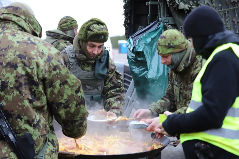 Обеденный перерыв.