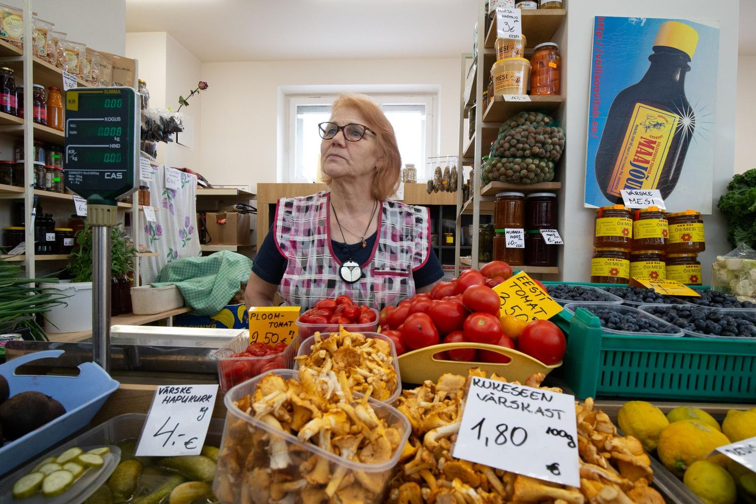 Põlvamaal tegutseva OÜ Moromõisa müüja Liidia Richter tunnistas, et kaupmeestel on turuhoones suvekuudel keeruline ellu jääda.