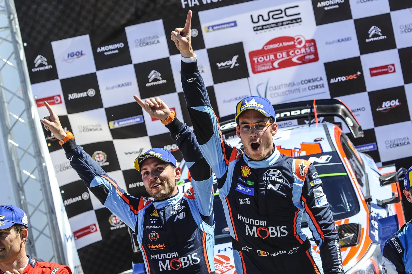 Thierry Neuville (paremal) on koos kaardilugeja Nicolas Gilsouliga triumfeerinud 13 rallil, kuid ihaldatud MM-tiitli üle nad veel rõõmustada pole saanud.