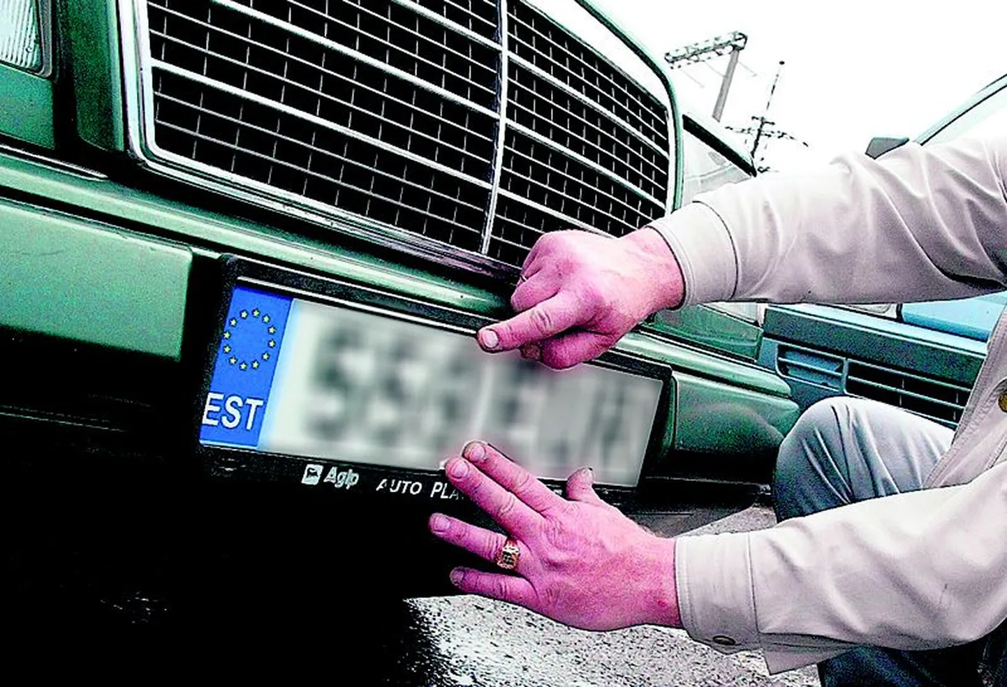 Kurjategijad varastasid ööl vastu pühapäeva Kadrinas auto registreerimismärgid, et varjata uut kuritegu.