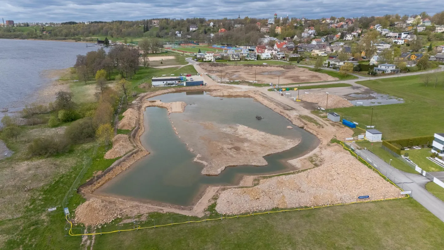 Praegu laiutab kohas, kuhu kerkib Viljandi spaahotell, veel ehitustanner, ent aasta pärast võiks see uus puhkuse ja majutuskoht valmis olla. Konkurendi lisandumisest näevad hotellid kasu kogu linnale.