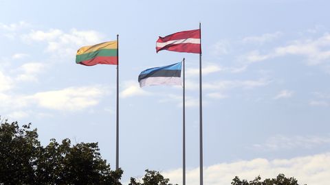 Uuring: Balti riikide kõige õnnelikumad inimesed elavad Eestis